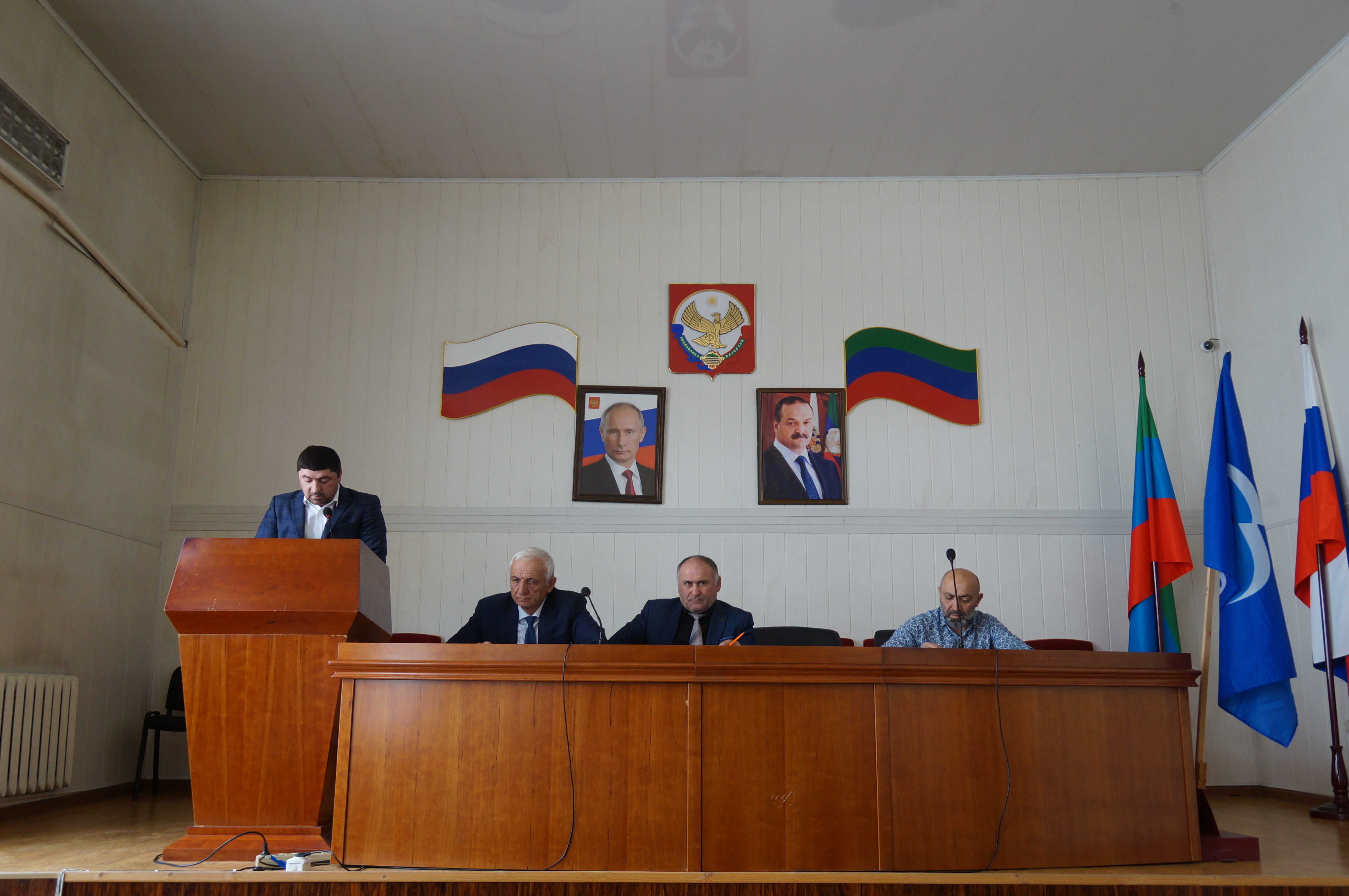 25 мая в актовом зале администрации Тляратинского района прошло очередное совещание актива района.